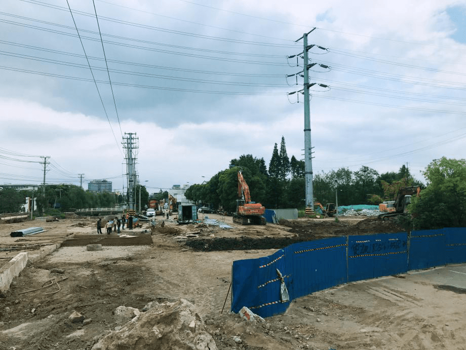 開學(xué)啦!江蘇江河小廣播為您播報道路信息！