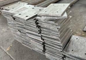 高強度高鉻合金熔煉復合耐磨板的耐磨層厚度多少？